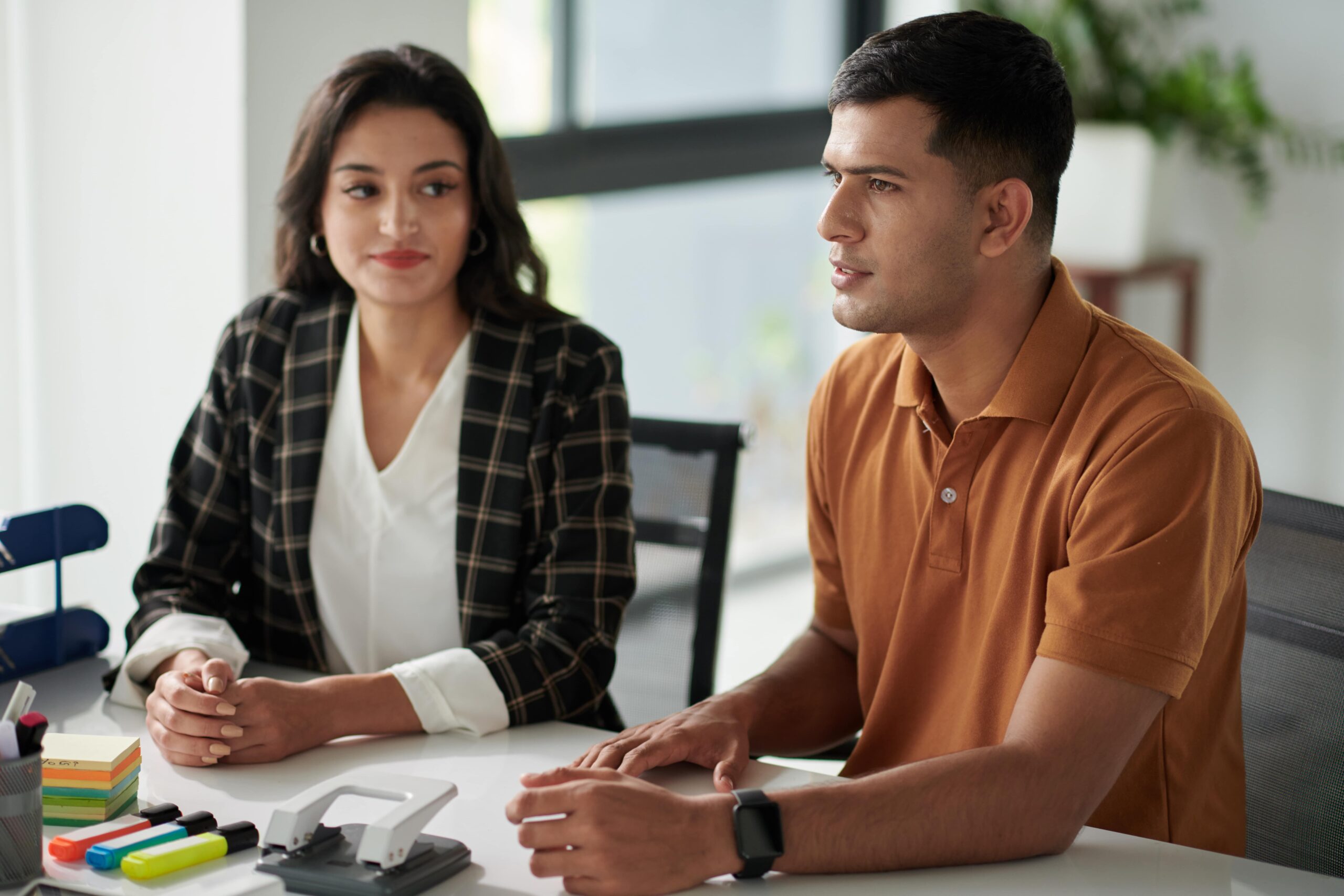 couple-signing-marriage